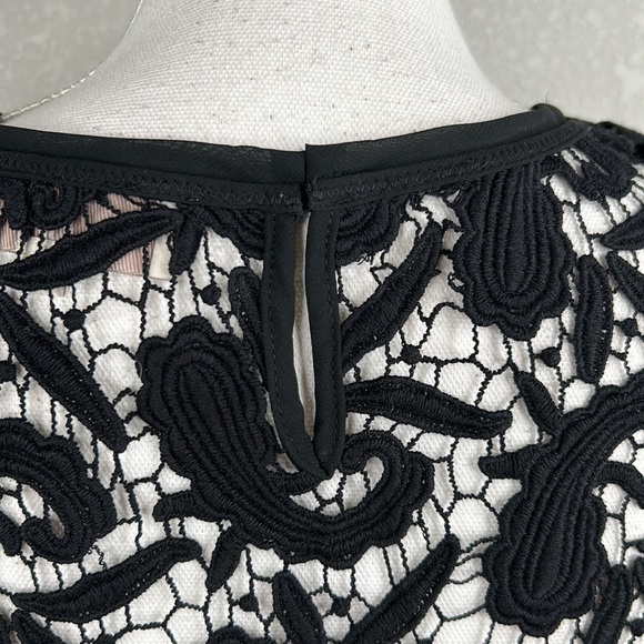 LOFT Black Embroidered Sheer Crew Neck Short Sleeve Top Size Small - Picture 4 of 6